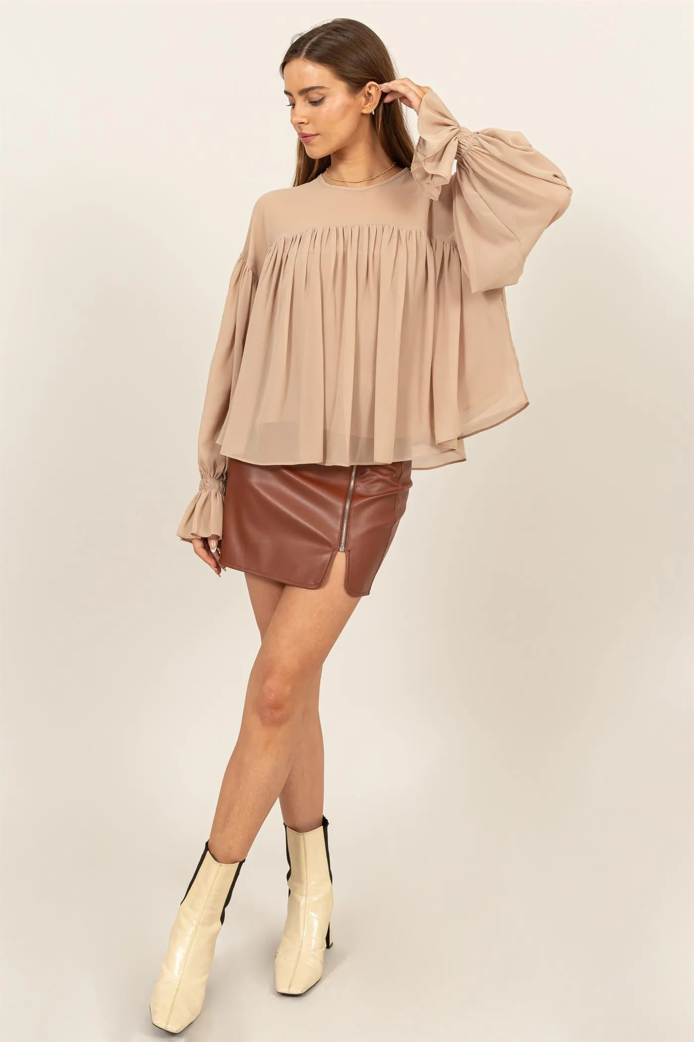 HF24F738-FLOWY BLOUSE WITH GATHERED CUFFS