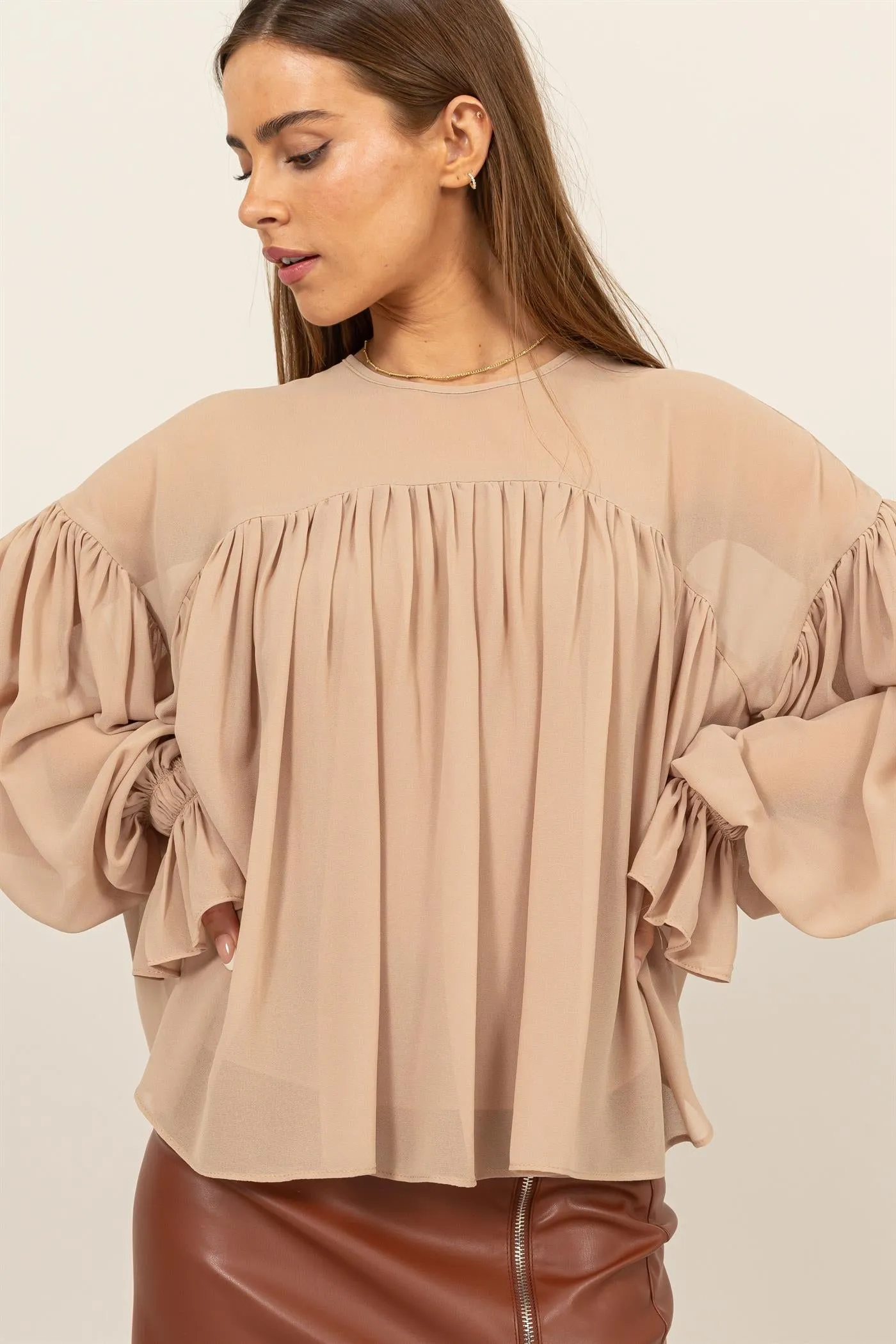 HF24F738-FLOWY BLOUSE WITH GATHERED CUFFS