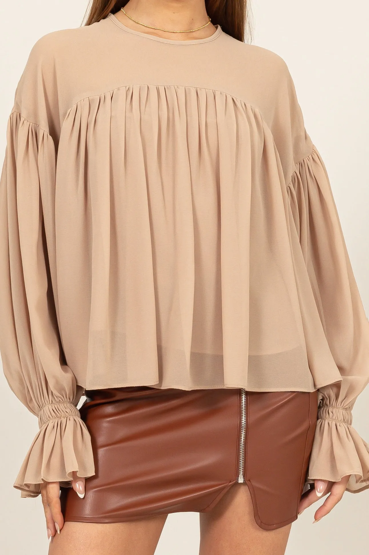 HF24F738-FLOWY BLOUSE WITH GATHERED CUFFS
